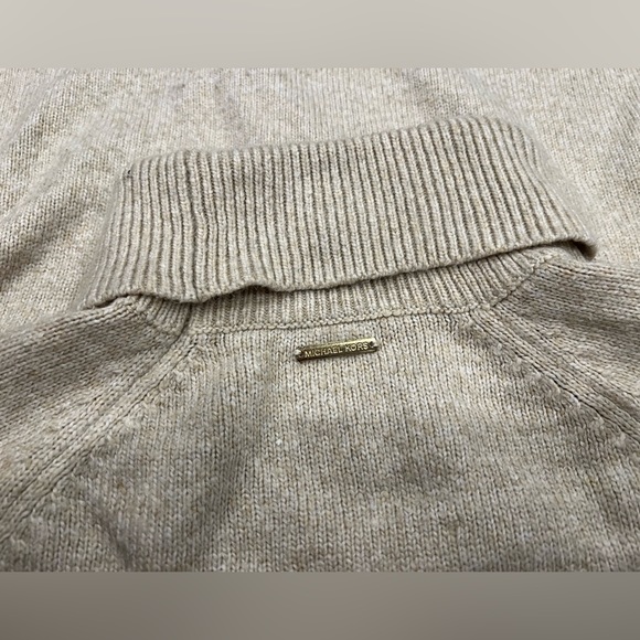 Michael Kors Cream Turtleneck Sweater Size M - Picture 6 of 7